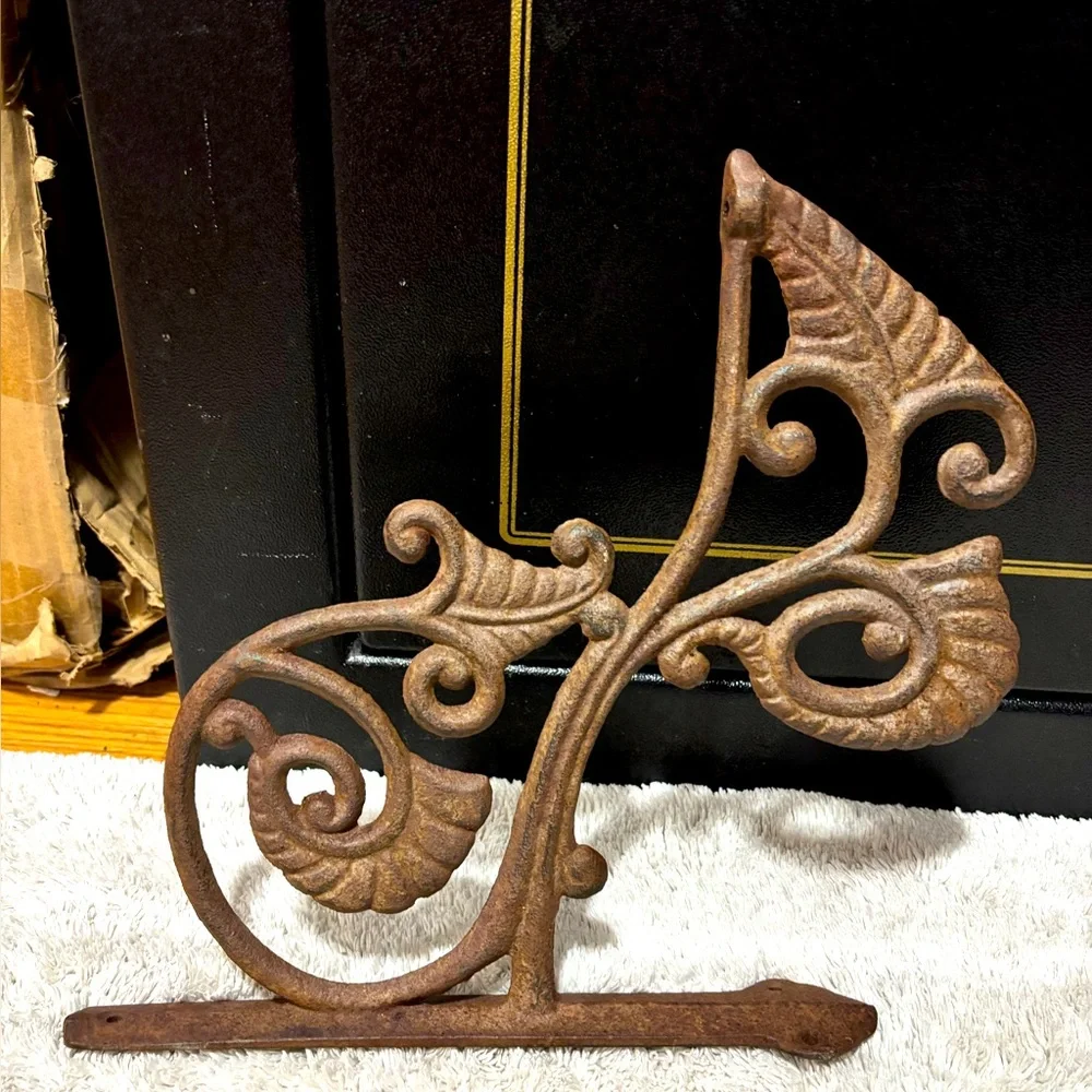 Antique Vintage,Cast Iron Ornate Wall Bracket,Vine Style.